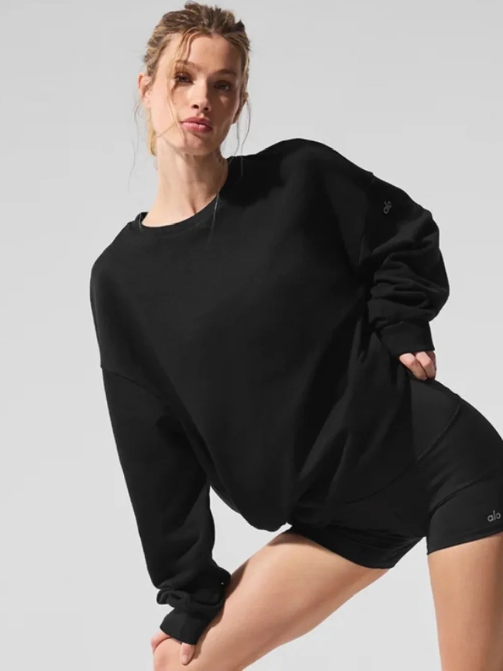 NWT (Still in Bag) Alo Yoga Chill Crew Neck Sweatshirt